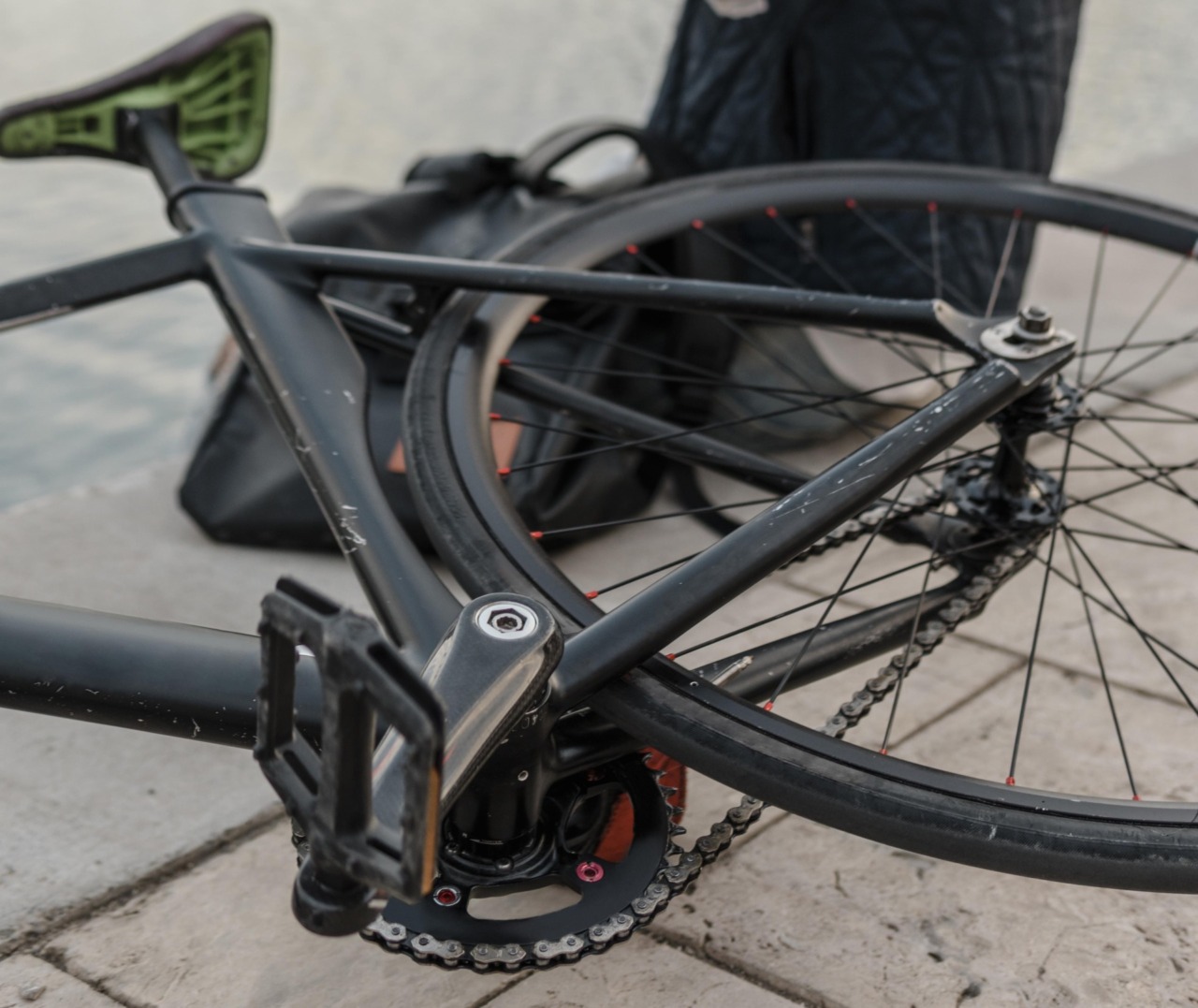 Investo in bici da un’auto, grave un 30enne