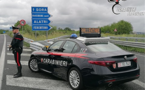 Senza patente su uno scooter rubato, denunciato dai Carabinieri