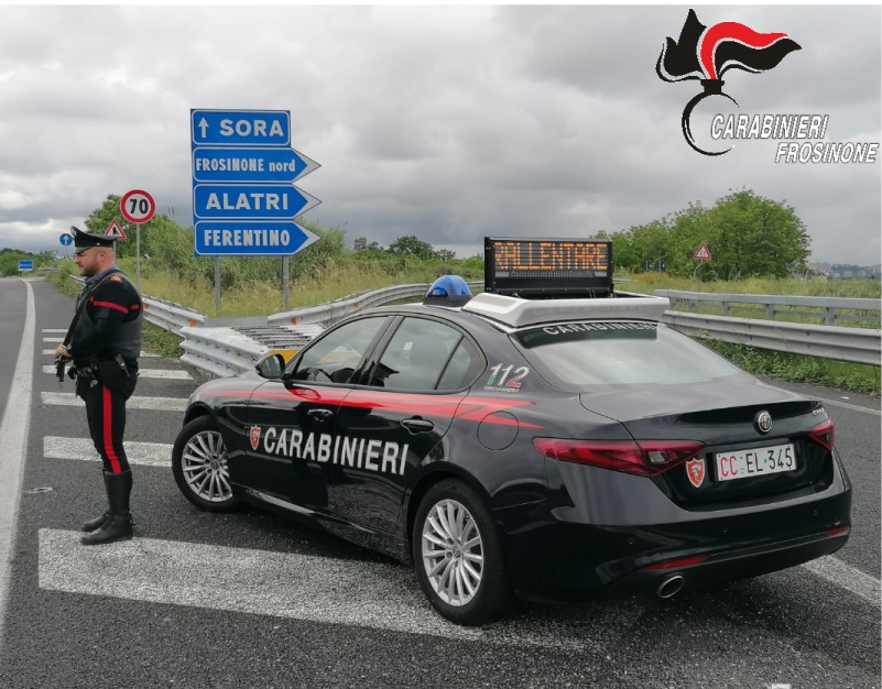 Senza patente su uno scooter rubato, denunciato dai Carabinieri