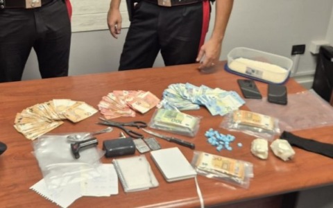 Sorpreso a cedere cocaina, arrestato dai Carabinieri