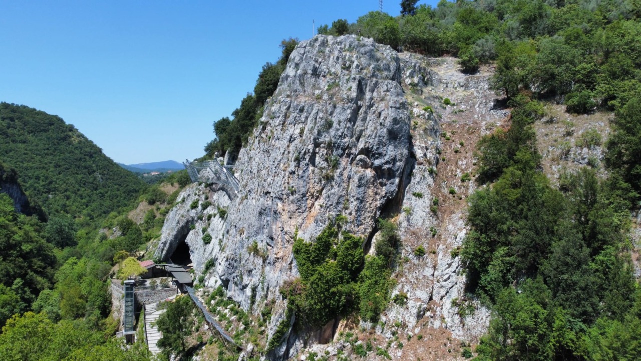 Grotte di Collepardo, Rinaldi: «Al via lavori all’avanguardia da 2,4 milioni per la messa in sicurezza»