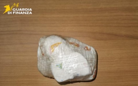 Scoperti e sequestrati 150 grammi di eroina