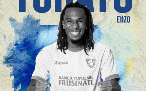 Frosinone scatenato sul mercato. Arriva il difensore Tchato