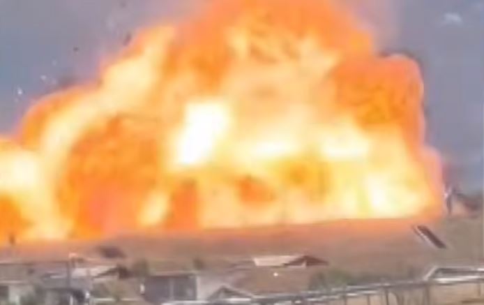 Incendio ed esplosione nella fabbrica di munizioni, nessun ferito / VIDEO