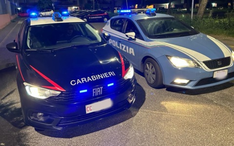 Sorpreso a spacciare hashish in piazza Miranda: arrestato dai Carabinieri con il supporto della Polizia.