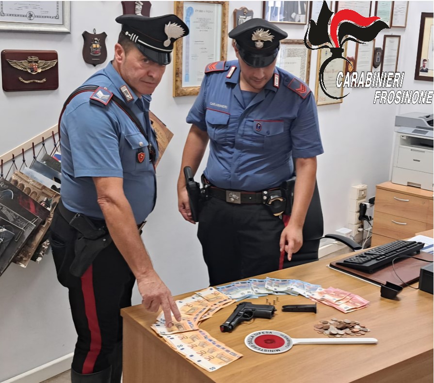 Rapina a mano armata in un supermercato, arrestato dopo l’inseguimento