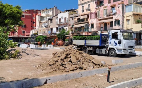 Riqualificazione urbana a Mola: al via i lavori per marciapiedi, Largo Paone e Largo Purificato