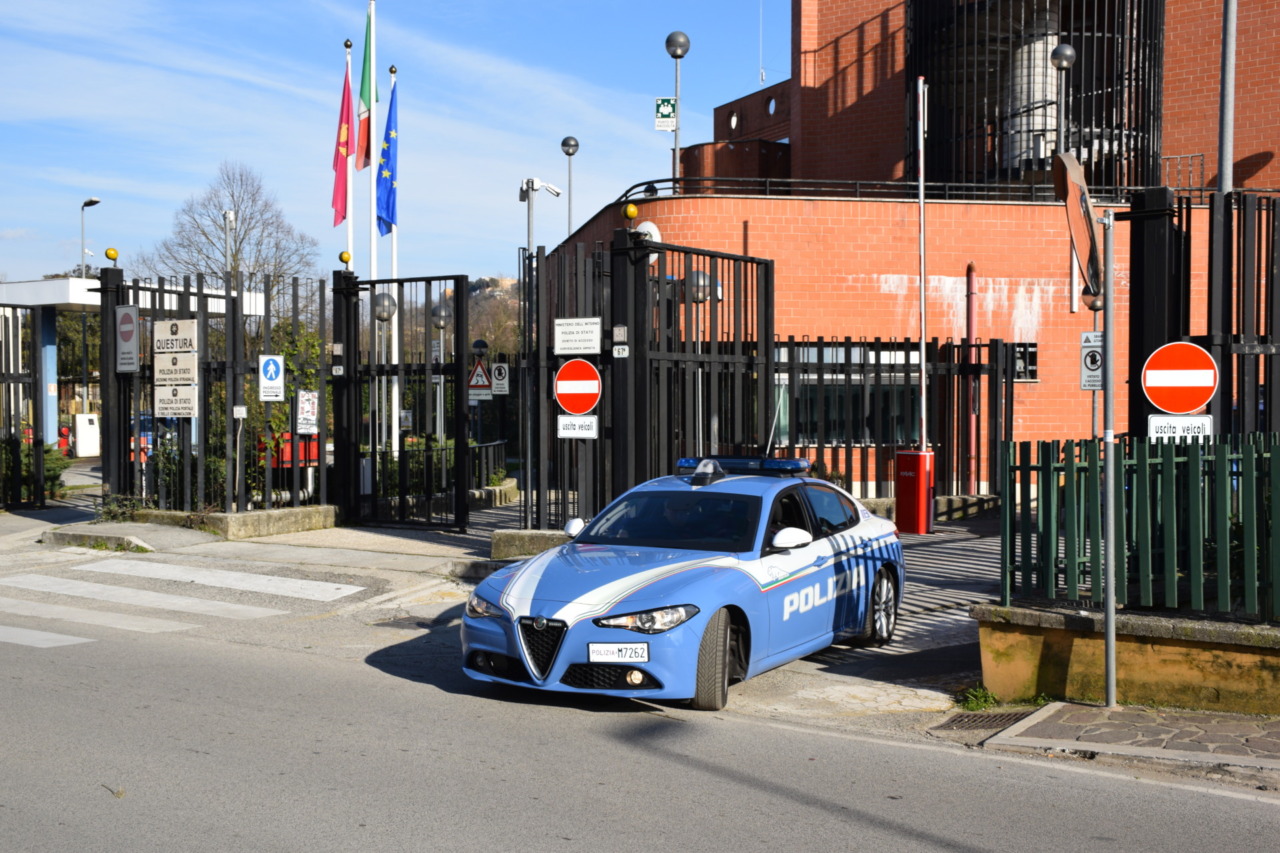 Viola il foglio di via, denunciato un 19enne