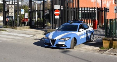 Trovato in possesso di un coltello mentre cammina in Corso Francia, denunciato