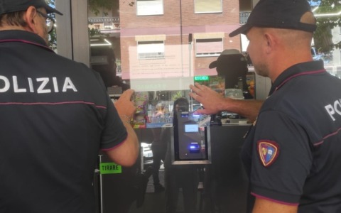 Locale chiuso per 20 giorni dopo i controlli delle forze dell’ordine