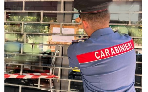 Armi e droga nel bar, locale chiuso per 30 giorni
