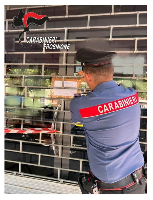 Armi e droga nel bar, locale chiuso per 30 giorni