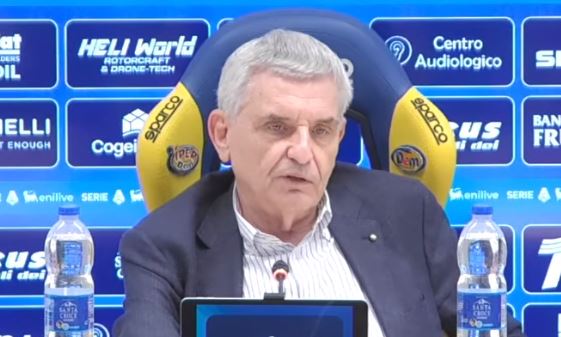 Frosinone, parla il presidente Stirpe: “Puntiamo alla salvezza, ora serve la sintesi tra la base e i nuovi. Ghedjemis per ora resta” / VIDEO