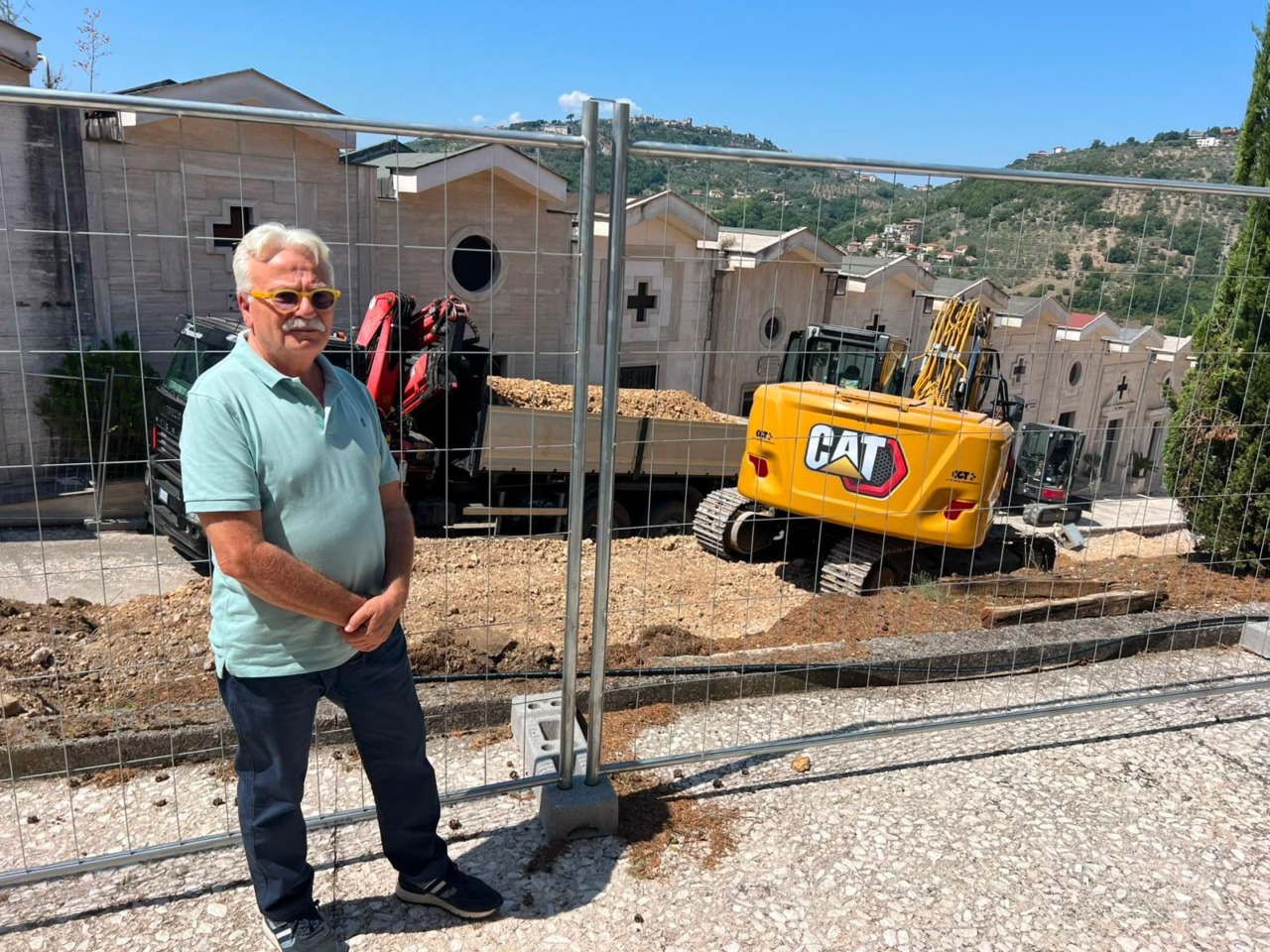 Sopralluogo al cimitero per i nuovi loculi Sopralluogo del Commissario prefettizio