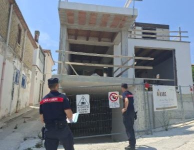 Abuso edilizio e falso, denunciate tre persone