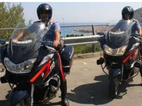 Shopping con banconote contraffatte, arrestato 30enne