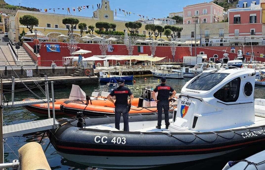Tragedia sfiorata in mare, diportista soccorso dai Carabinieri