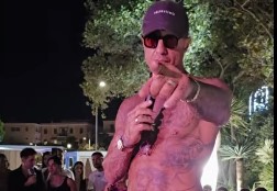 Lazio, Corona ospite a La Capannina: “Lotito? Per finire la puntata mancano dei pezzi. Lui prestanome? No, ma…” – VIDEO