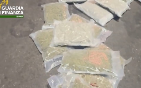 Traffico di droga tra la Spagna e il litorale romano, sequestrati 400 chili di hashish e marijuana. IL VIDEO