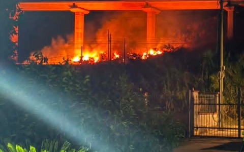 Caldo estremo e temporali, incendi generati da fenomeni opposti