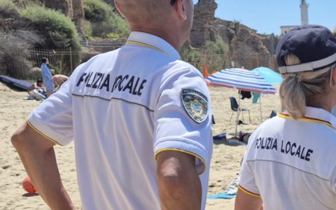 Lite in spiaggia, identificati gli otto protagonisti