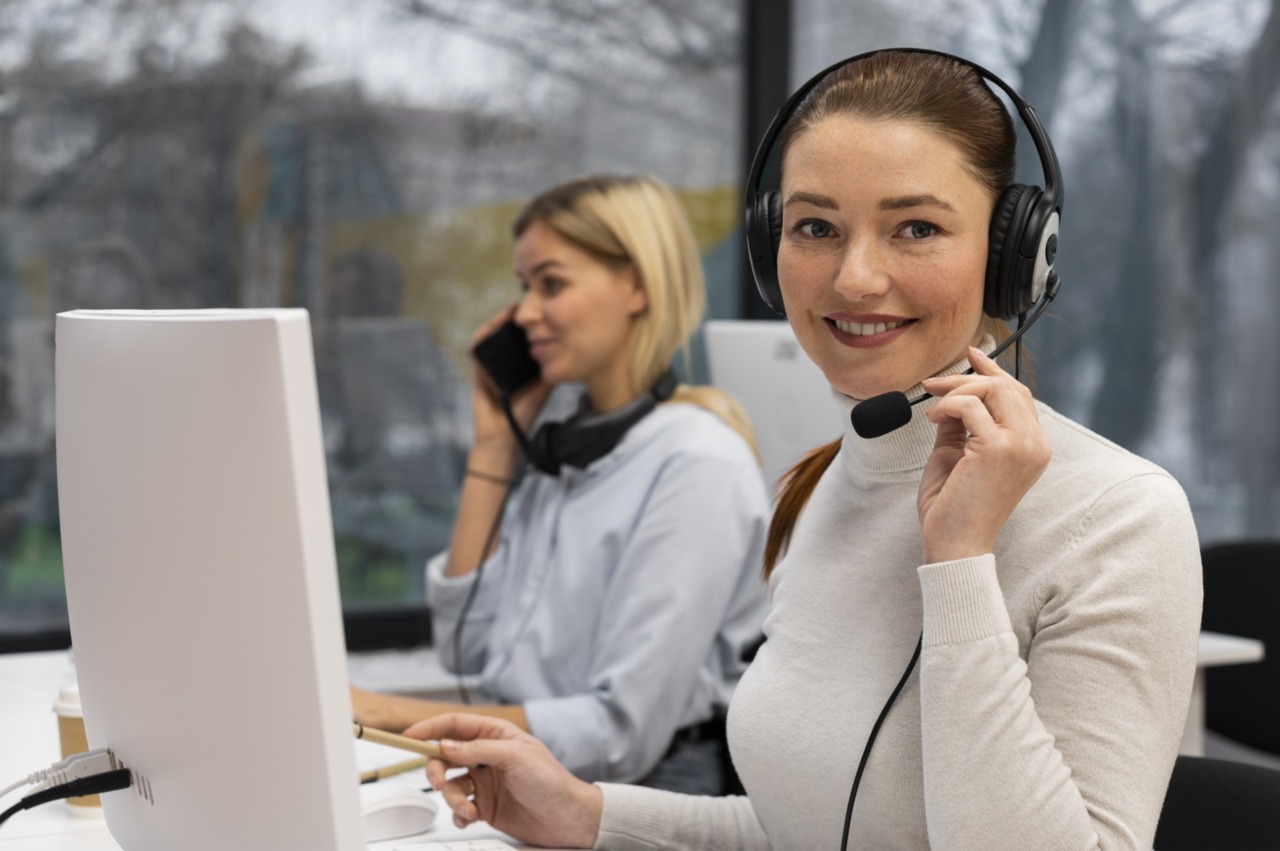 Truffe al telefono, online e porta a porta: come riconoscerle e difendersi