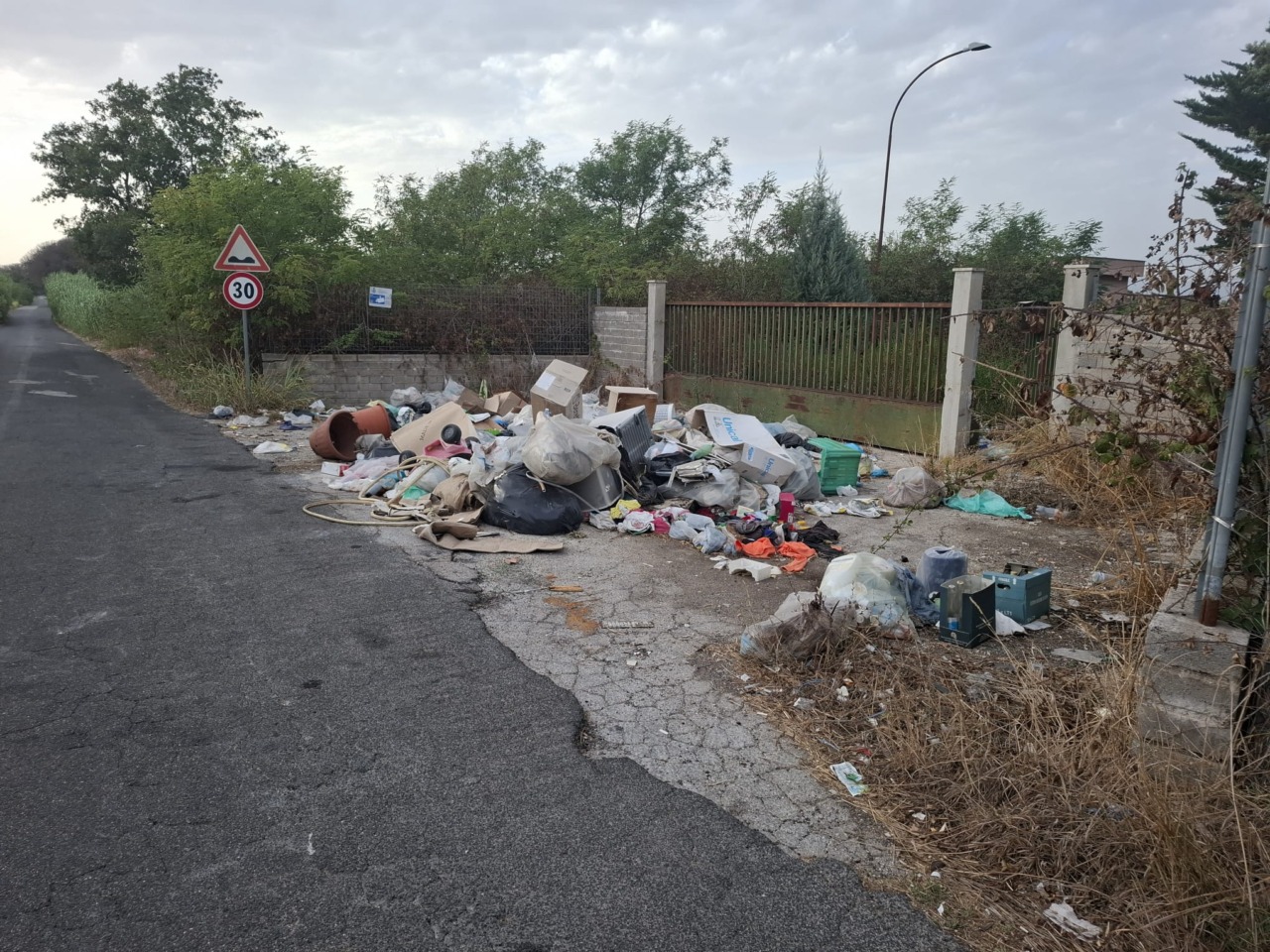 Discariche abusive in Via Pantanelle. La denuncia del Comitato di quartiere Selciatella