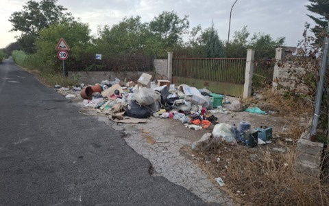 Discariche abusive in Via Pantanelle. La denuncia del Comitato di quartiere Selciatella