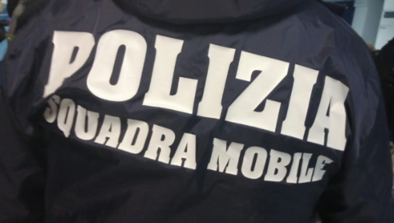 Sequestrati tre chili di cocaina, arrestato un uomo dalla polizia
