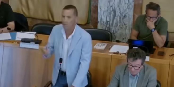Asili nido, Forza Italia contro il sindaco. Anzalone: “C’è arroganza in questa maggioranza! Uno sbaglio al giorno, stiamo diventando una barzelletta / VIDEO