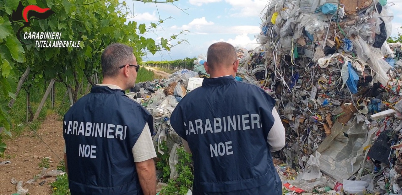 Traffico illecito di rifiuti verso la Thailandia e la Turchia, maxi sequestro di beni