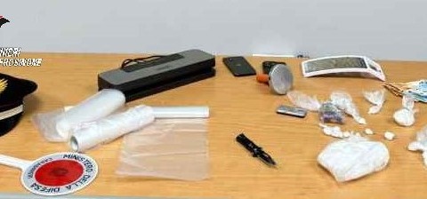 Blitz antidroga dei Carabinieri, trovato con cocaina e hashish