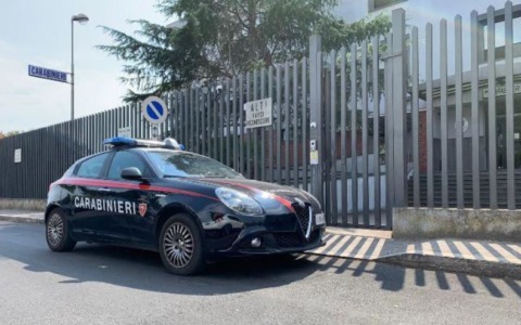 Trovato con eroina e cocaina, arrestato un uomo di 53 anni