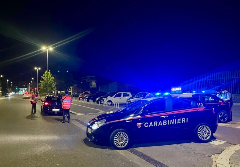 Controlli straordinari del territorio, segnalati tre giovani per droga