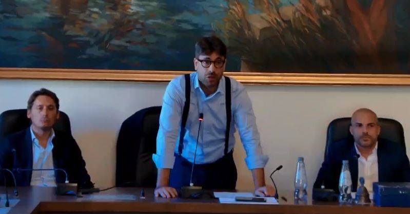 Il Consiglio comunale vota l’uscita dal Corsorzio di Bonifica, gli agricoltori: “Spartiacque decisivo, ora intervenga la Procura europea”