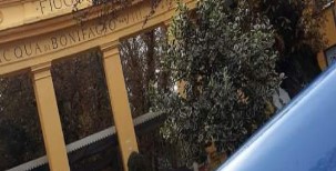 Pregiudicato fermato con una placca falsa della Guardia di Finanza