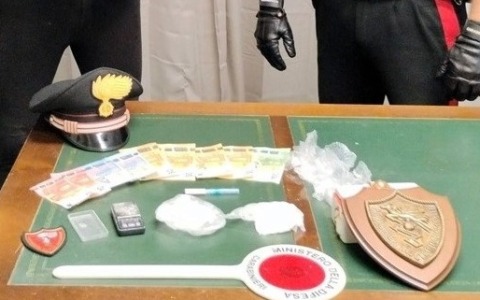Controlli antidroga, tre arresti dei carabinieri in provincia