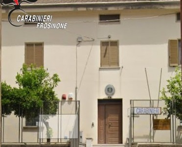 Furto di carburante al distributore, due denunce