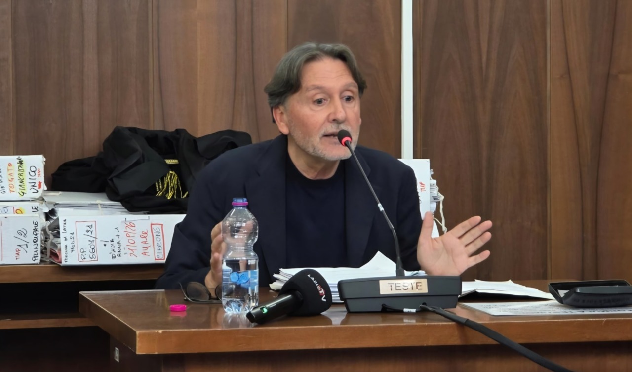 Il processo per i chioschi a Sabaudia, udienza rinviata. Rito ordinario per Secci e Caramanica, abbreviato per la Cautilli