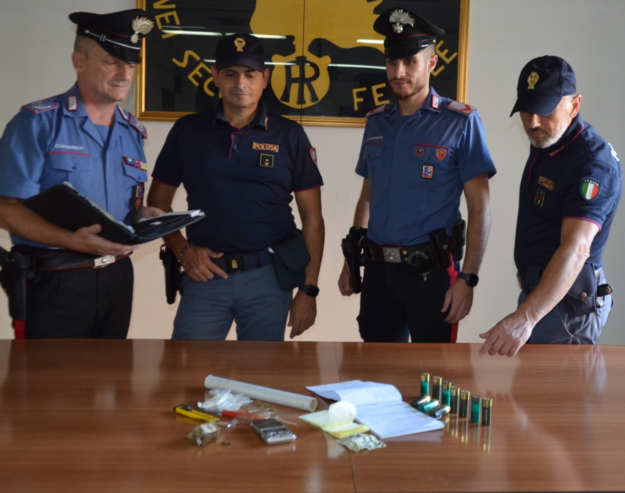 Sequestrato hashish e munizioni, arrestato un 25enne