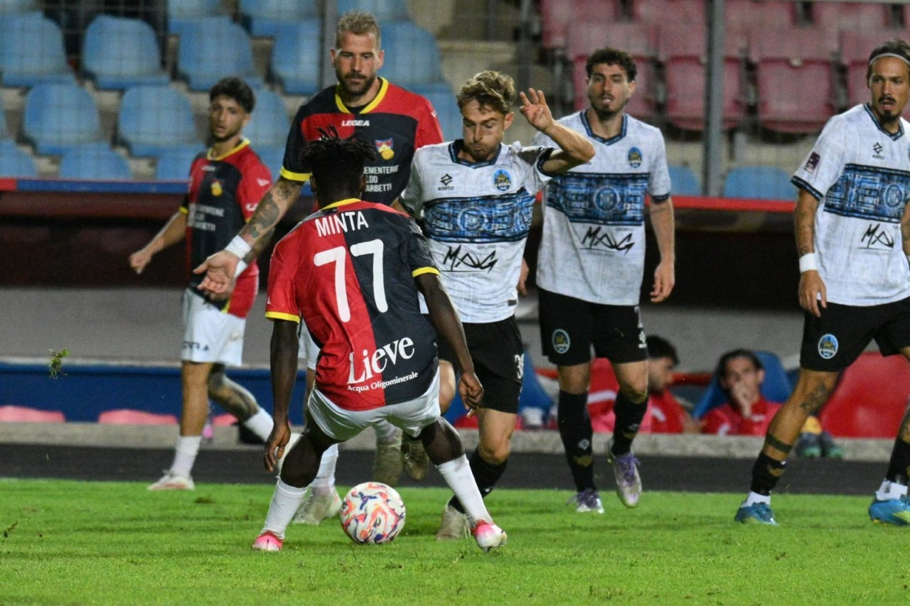 Latina sconfitto 3-1 a Gubbio. Volpe: “Risultato bugiardo” / VIDEO