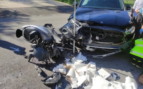 Scontro tra auto e scooter sulla SR82: 42enne elitrasportato al San Camillo
