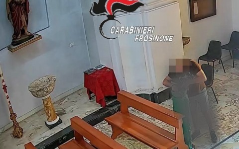 Furto di denaro in chiesa, individuato l’autore
