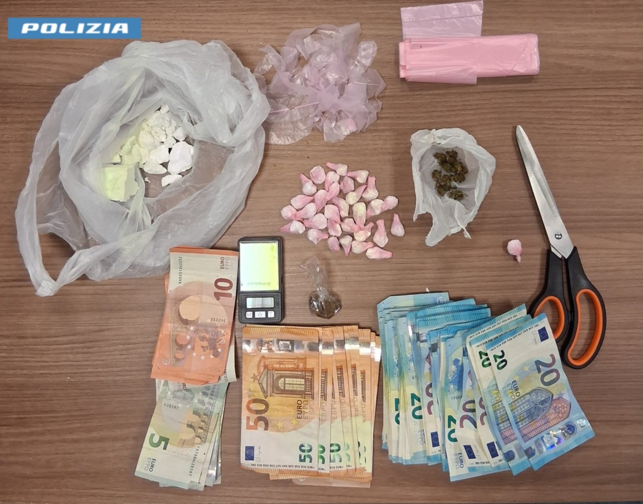 Spaccio di cocaina, arrestato un giovane