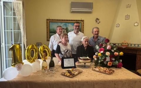 La città festeggia due centenarie