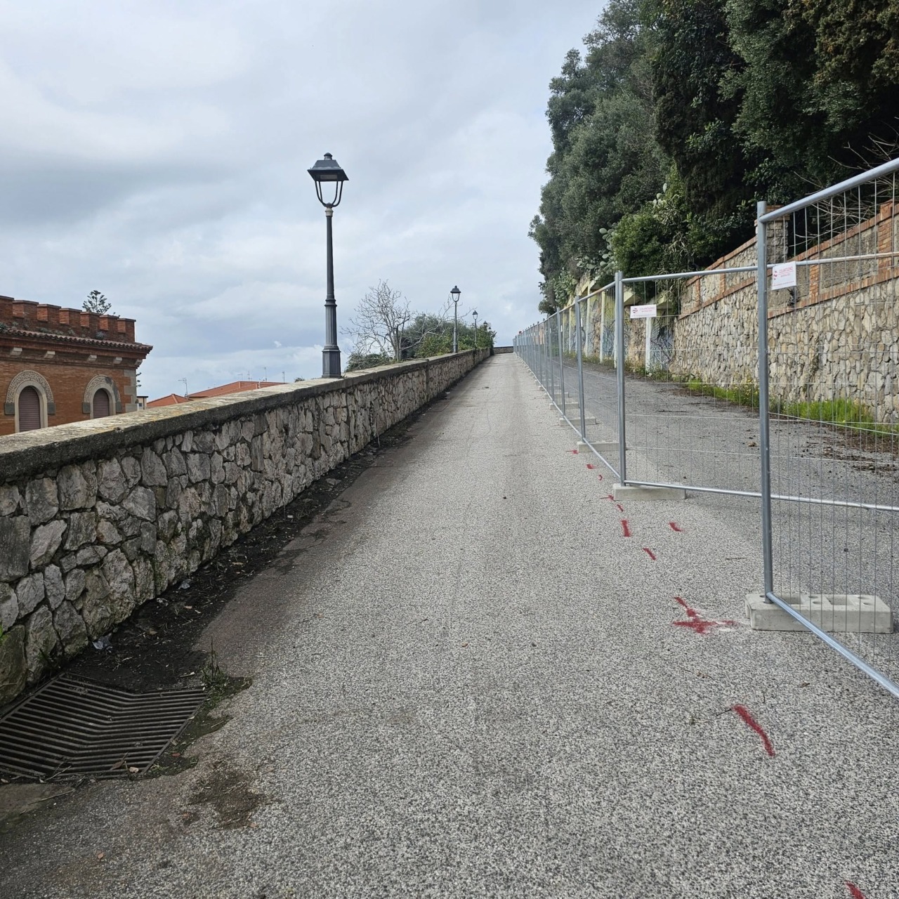 Parco della Rimembranza, affidati i lavori per la messa in sicurezza del muro di contenimento: ultimo intervento per la riapertura di Via San Francesco