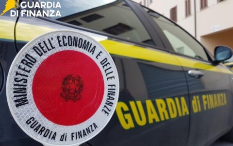 Gasolio non conforme, sequestrati 2.500 litri