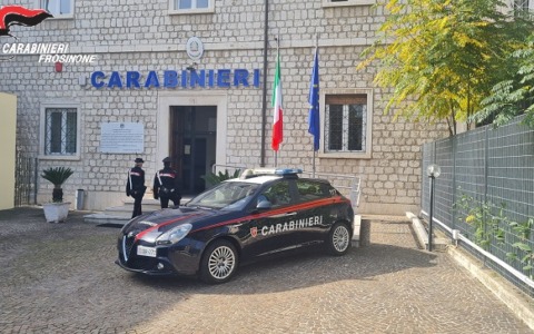 Donna di 48 anni arrestata con 12 dosi di cocaina