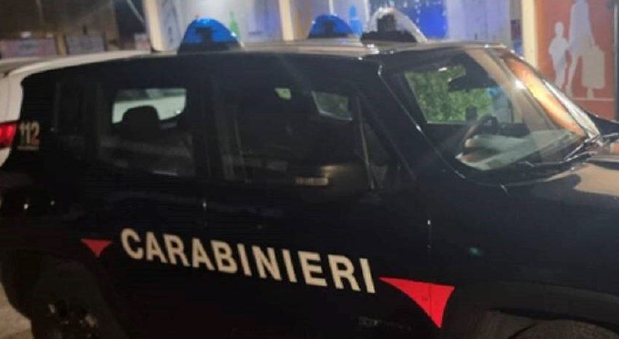 Condannato per ricettazione, detenzione illegale di arma e detenzione ai fini di spaccio, arrestato