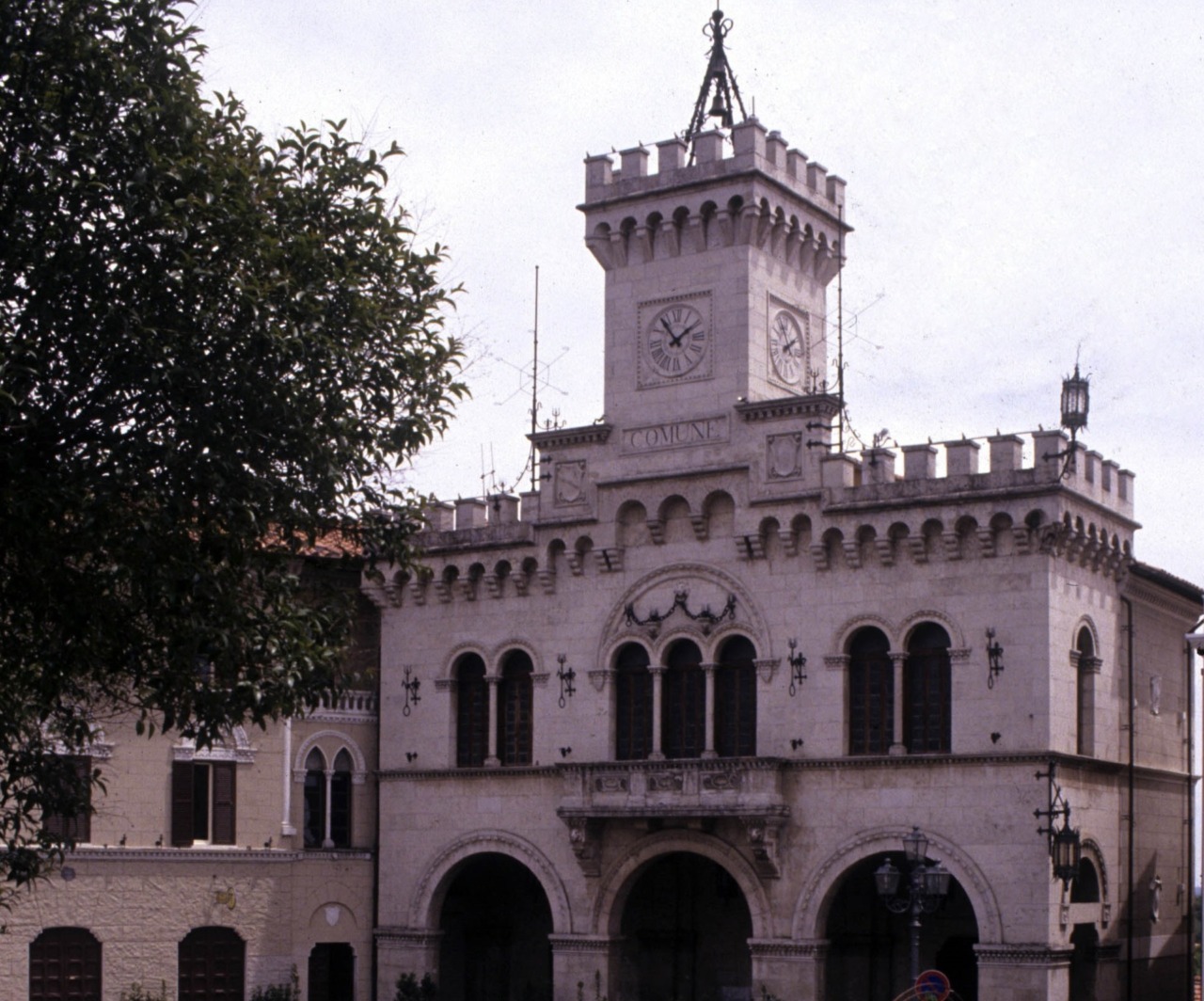 Marco Paris lascia il Consiglio comunale: al suo posto Silvia Pelliccia